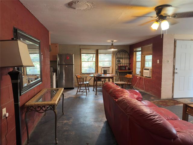 257 County Road 2142c, Cleveland, TX 77327