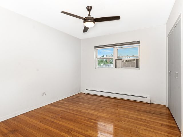 415 S Maple Avenue 202, Oak Park, IL 60302
