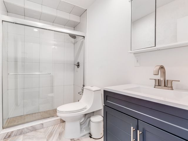 415 S Maple Avenue 202, Oak Park, IL 60302