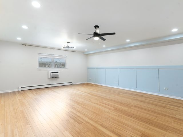 415 S Maple Avenue 202, Oak Park, IL 60302