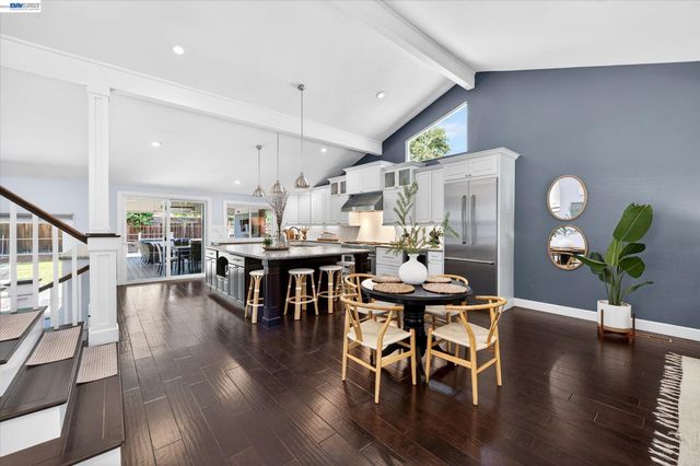 1434 Ridgewood Rd, Pleasanton, CA 94566