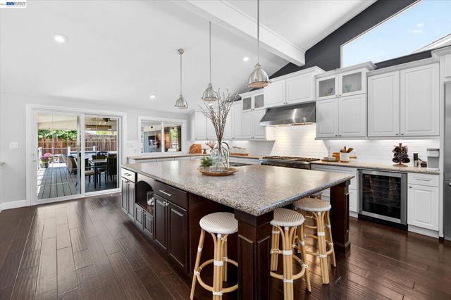 1434 Ridgewood Rd, Pleasanton, CA 94566