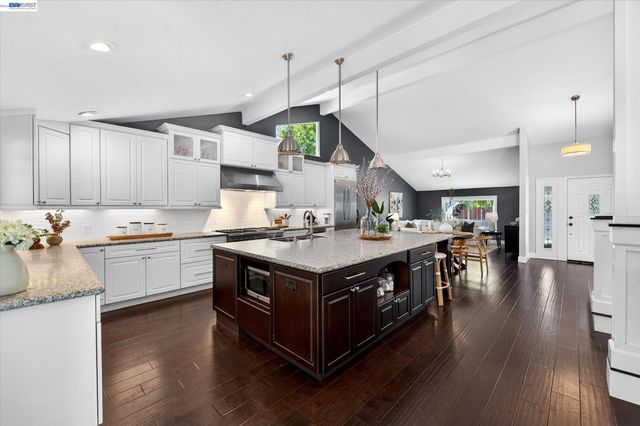 1434 Ridgewood Rd, Pleasanton, CA 94566