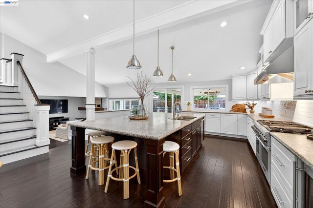 1434 Ridgewood Rd, Pleasanton, CA 94566