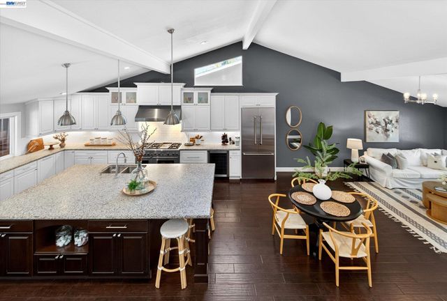 1434 Ridgewood Rd, Pleasanton, CA 94566