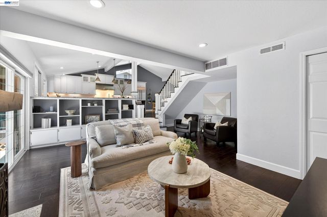 1434 Ridgewood Rd, Pleasanton, CA 94566