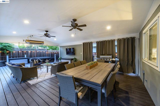1434 Ridgewood Rd, Pleasanton, CA 94566
