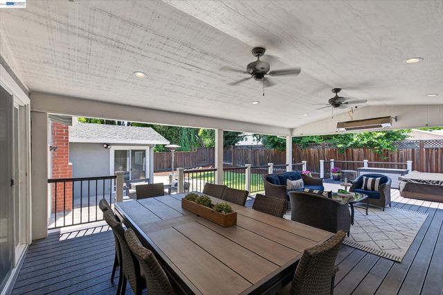 1434 Ridgewood Rd, Pleasanton, CA 94566