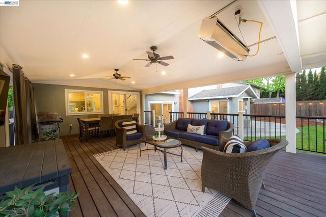1434 Ridgewood Rd, Pleasanton, CA 94566