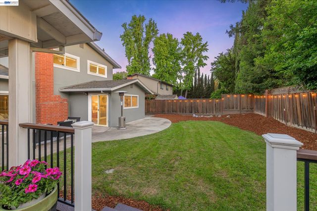 1434 Ridgewood Rd, Pleasanton, CA 94566