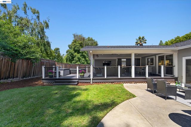 1434 Ridgewood Rd, Pleasanton, CA 94566