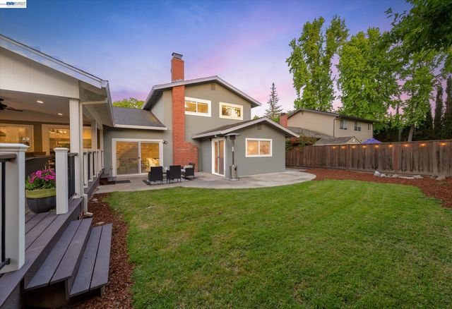 1434 Ridgewood Rd, Pleasanton, CA 94566