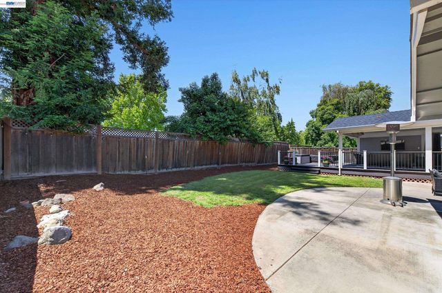1434 Ridgewood Rd, Pleasanton, CA 94566