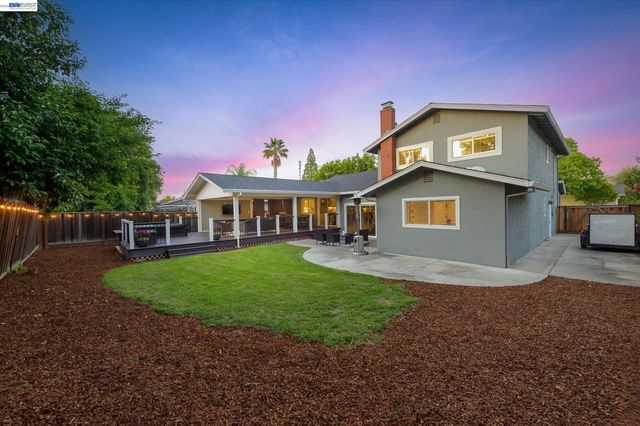 1434 Ridgewood Rd, Pleasanton, CA 94566