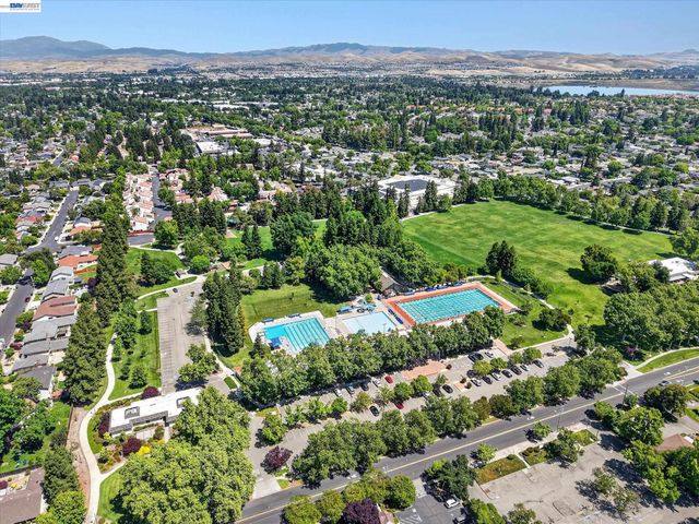 1434 Ridgewood Rd, Pleasanton, CA 94566