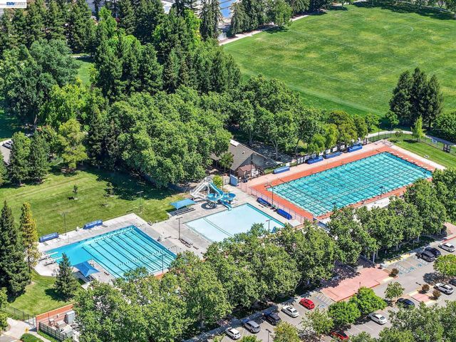 1434 Ridgewood Rd, Pleasanton, CA 94566