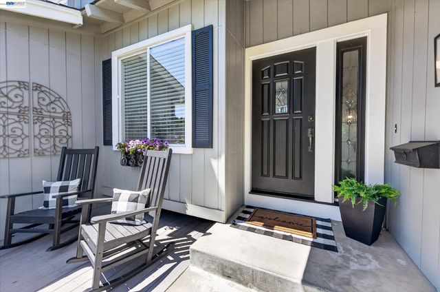 1434 Ridgewood Rd, Pleasanton, CA 94566