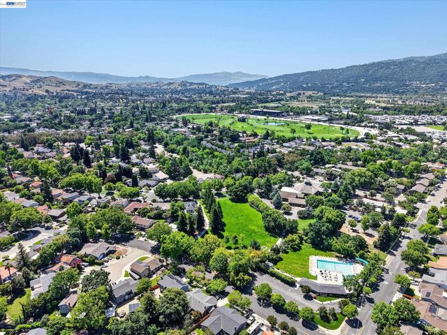 1434 Ridgewood Rd, Pleasanton, CA 94566