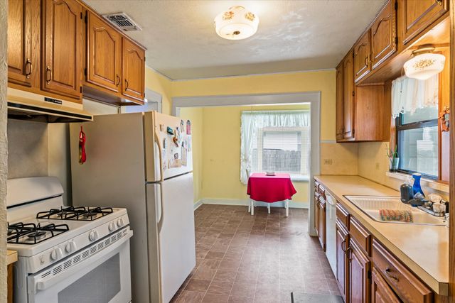 432 W High Street, Wills Point, TX 75169
