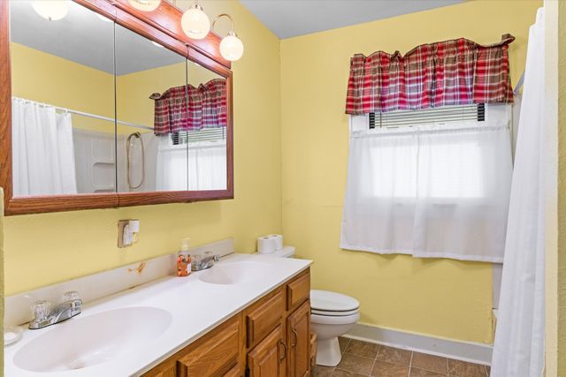 432 W High Street, Wills Point, TX 75169