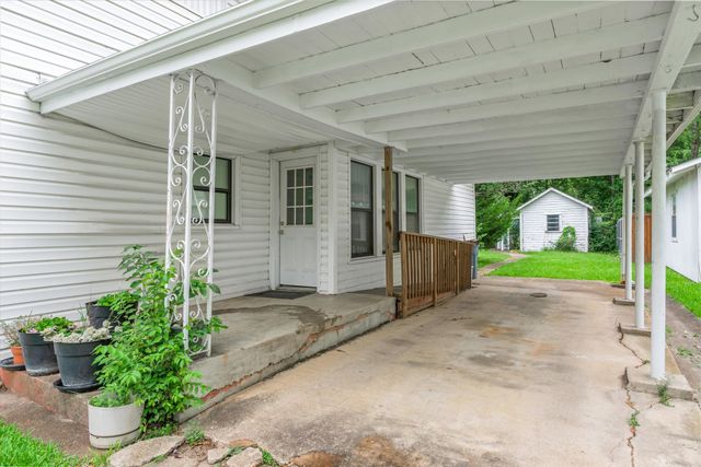 432 W High Street, Wills Point, TX 75169