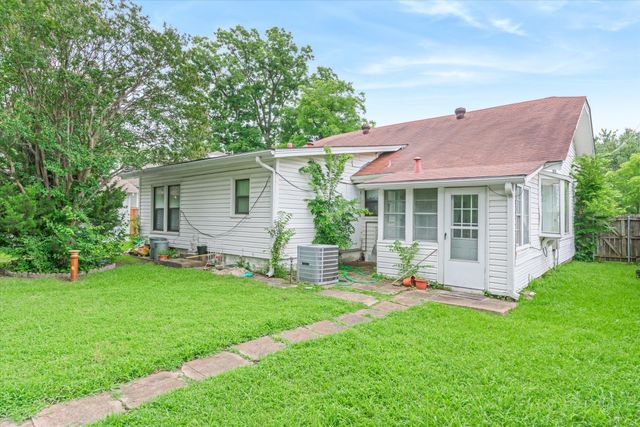 432 W High Street, Wills Point, TX 75169