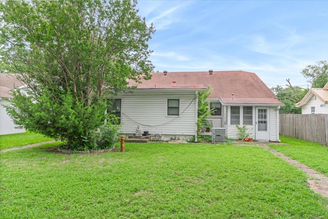 432 W High Street, Wills Point, TX 75169