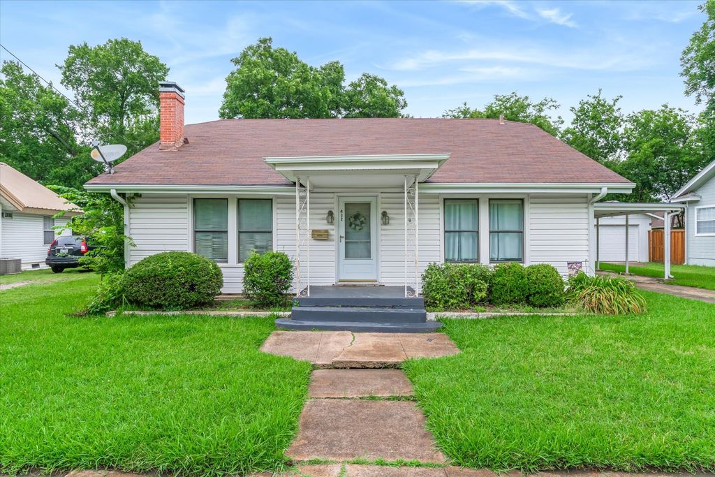 432 W High Street, Wills Point, TX 75169