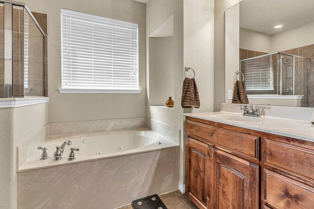 212 Goldeneye Drive, Desoto, TX 75115