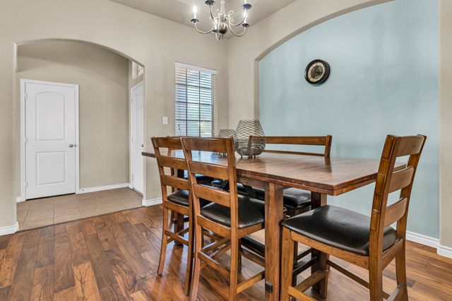 212 Goldeneye Drive, Desoto, TX 75115
