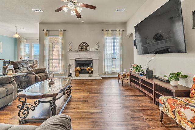 212 Goldeneye Drive, Desoto, TX 75115