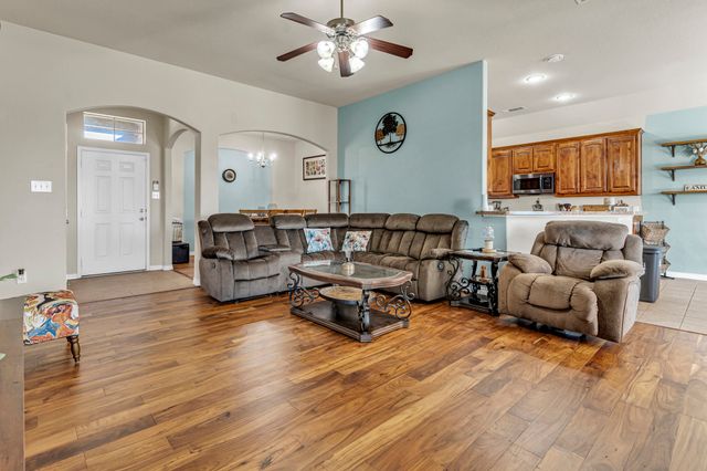 212 Goldeneye Drive, Desoto, TX 75115
