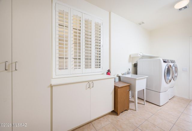 7706 W Madrigal Drive, Tucson, AZ 85743