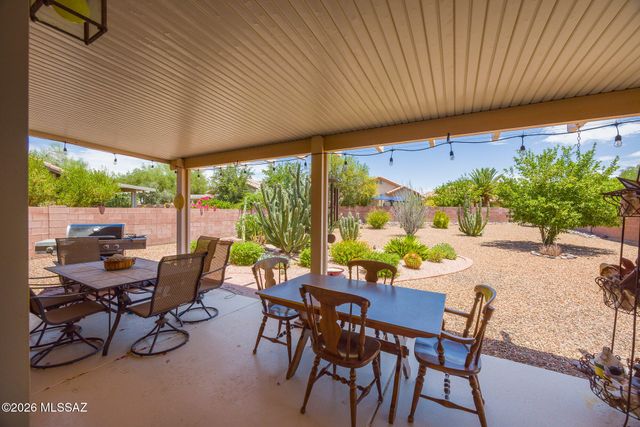 7706 W Madrigal Drive, Tucson, AZ 85743