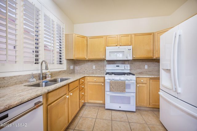 7706 W Madrigal Drive, Tucson, AZ 85743