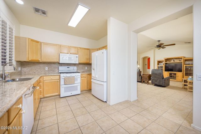 7706 W Madrigal Drive, Tucson, AZ 85743