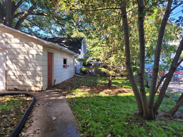 220 13TH AVENUE, Green Bay, WI 54303