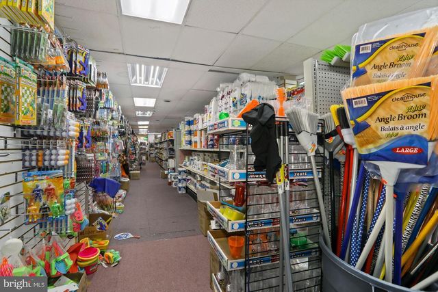 11 W BROAD ST, Palmyra, NJ 08065