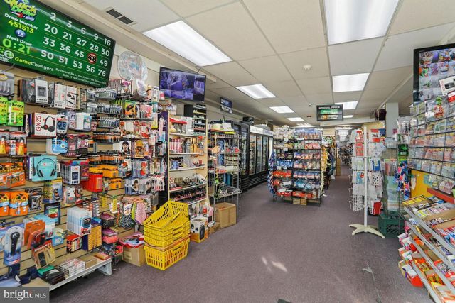 11 W BROAD ST, Palmyra, NJ 08065