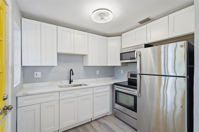 201 83RD AVENUE N, St Petersburg, FL 33702