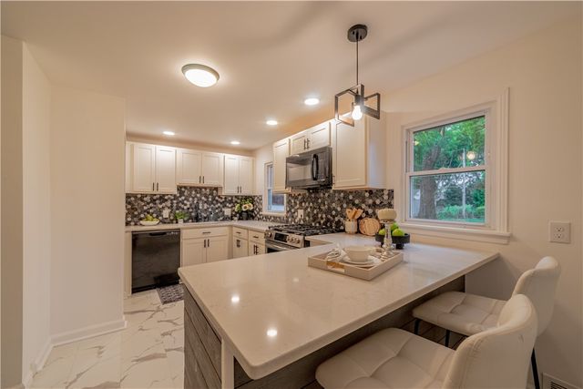 19 Mac Arthur Road, Greece, NY 14615