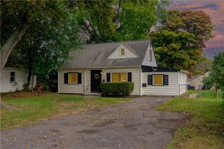 19 Mac Arthur Road, Greece, NY 14615
