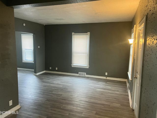 913 Berry Street, Toledo, OH 43605