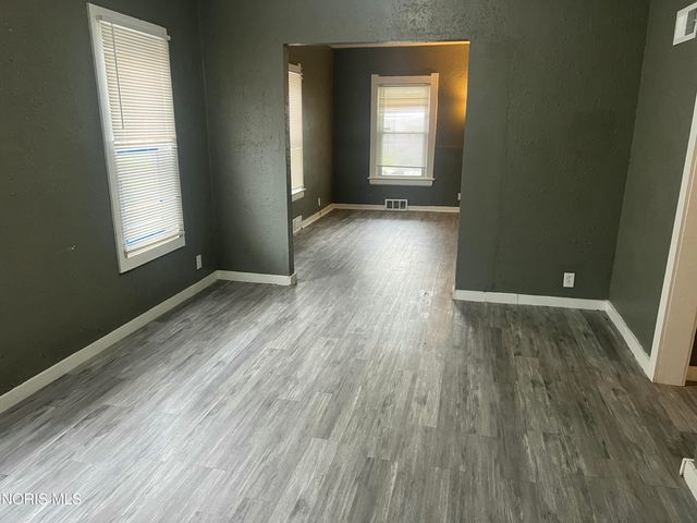 913 Berry Street, Toledo, OH 43605