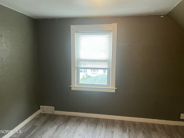 913 Berry Street, Toledo, OH 43605