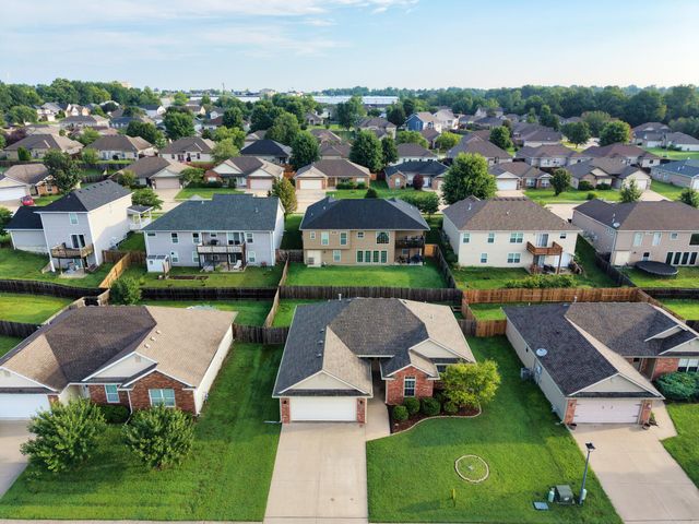 5805 MAHON DR, Columbia, MO 65201