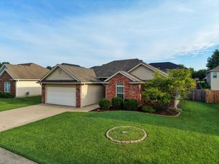 5805 MAHON DR, Columbia, MO 65201