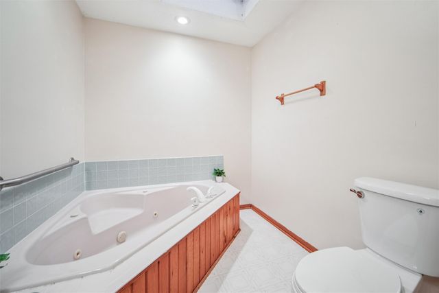 4398 Lexington Drive, Pleasant Hill, IA 50327