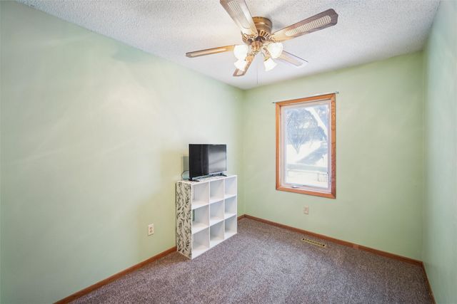 4398 Lexington Drive, Pleasant Hill, IA 50327