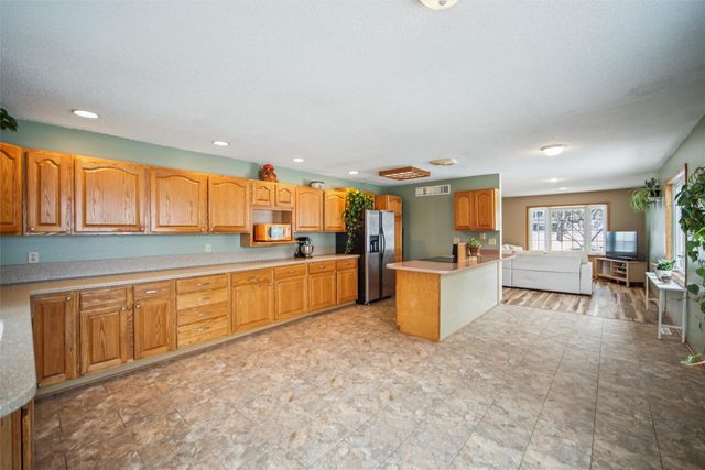 4398 Lexington Drive, Pleasant Hill, IA 50327